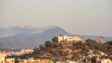 الرئيس قيس سعيّد يبحث إعادة هيكلة قطاع النقل العمومي ويؤكد تونيسار ليست للبيع