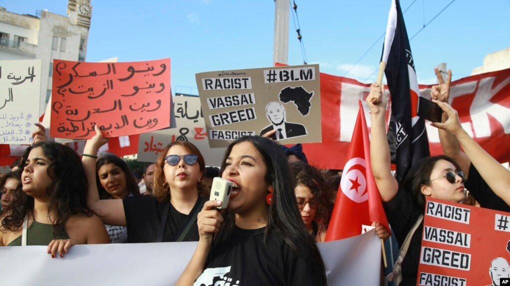 انطلاق حملة الانتخابات الرئاسية في تونس بعد احتجاجات واسعة واعتقالات بحزب النهضة